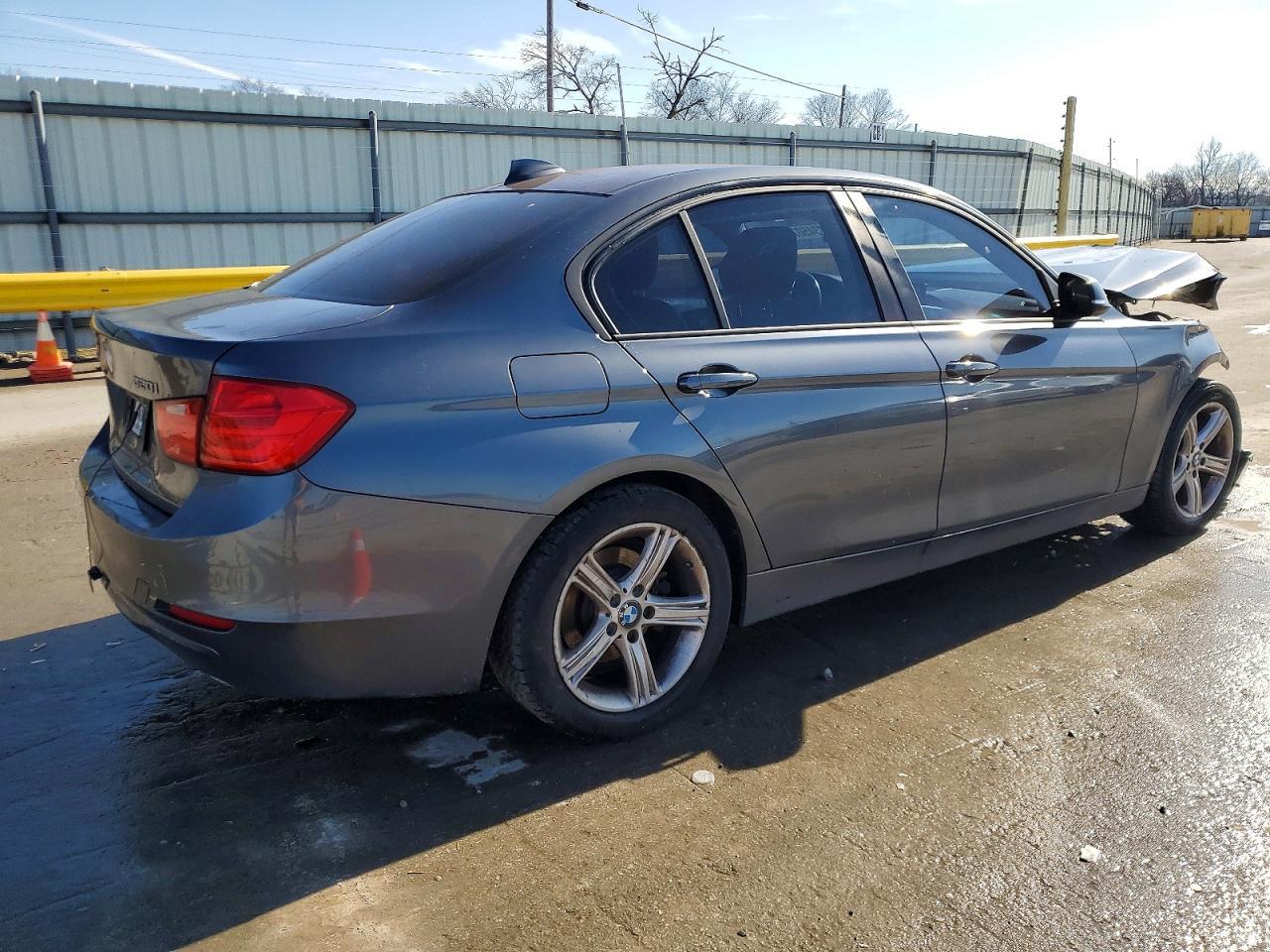 2014 BMW 320 I xDrive - zdjęcie 3