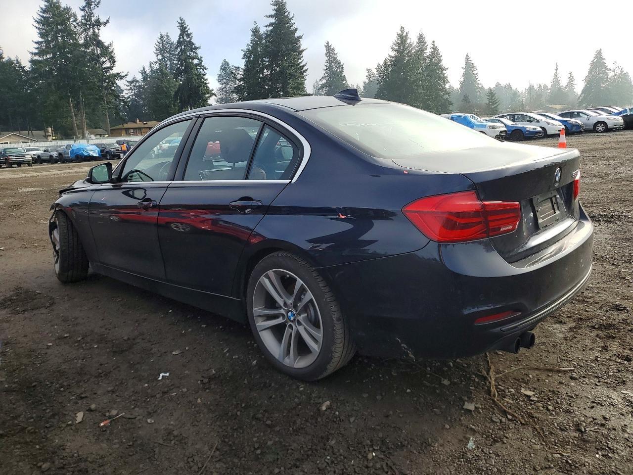 2017 BMW 330 I - zdjęcie 2