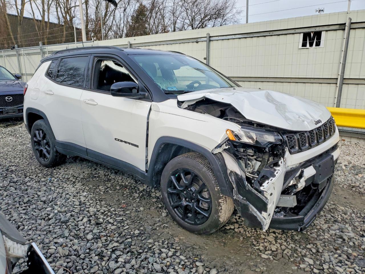 2024 Jeep Compass Latitude - zdjęcie 4