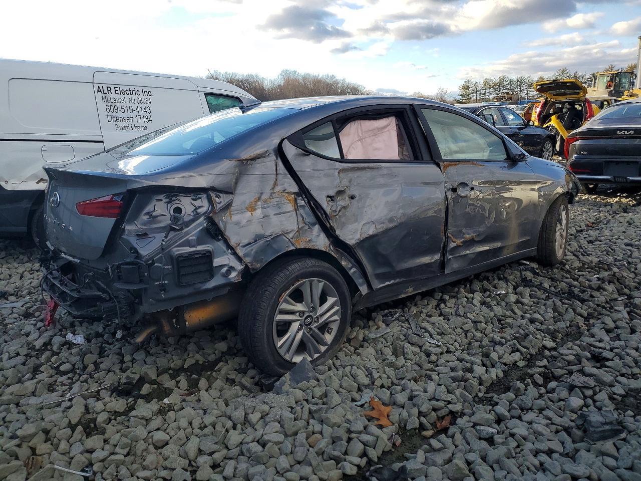 2020 Hyundai Elantra Sel - zdjęcie 3