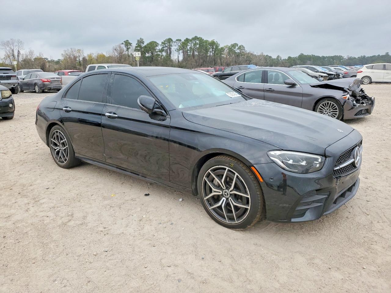 2023 Mercedes-Benz E 350 - zdjęcie 4