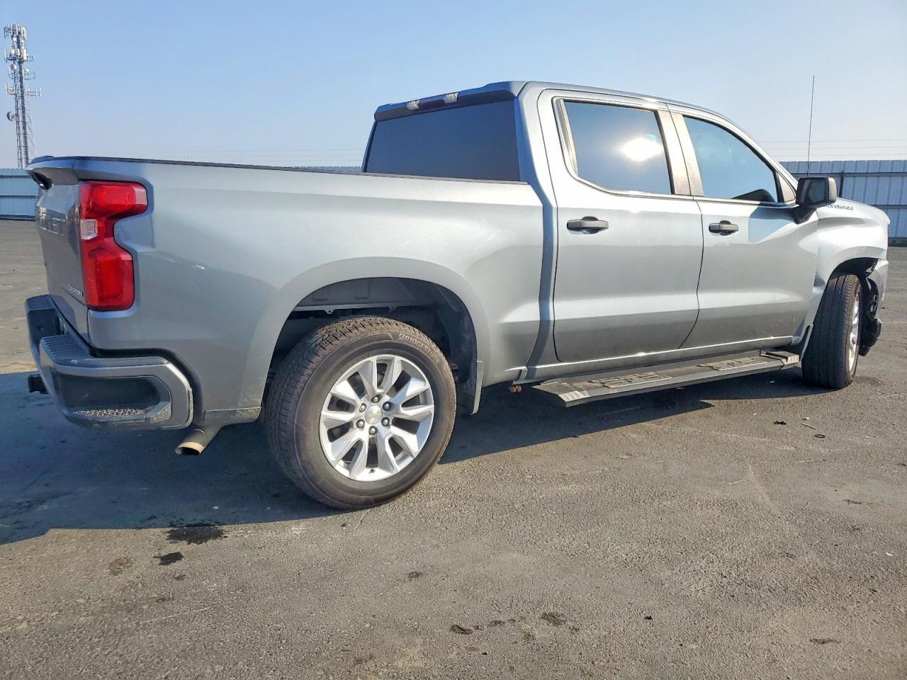 2021 Chevrolet Silverado C1500 Custom - zdjęcie 3