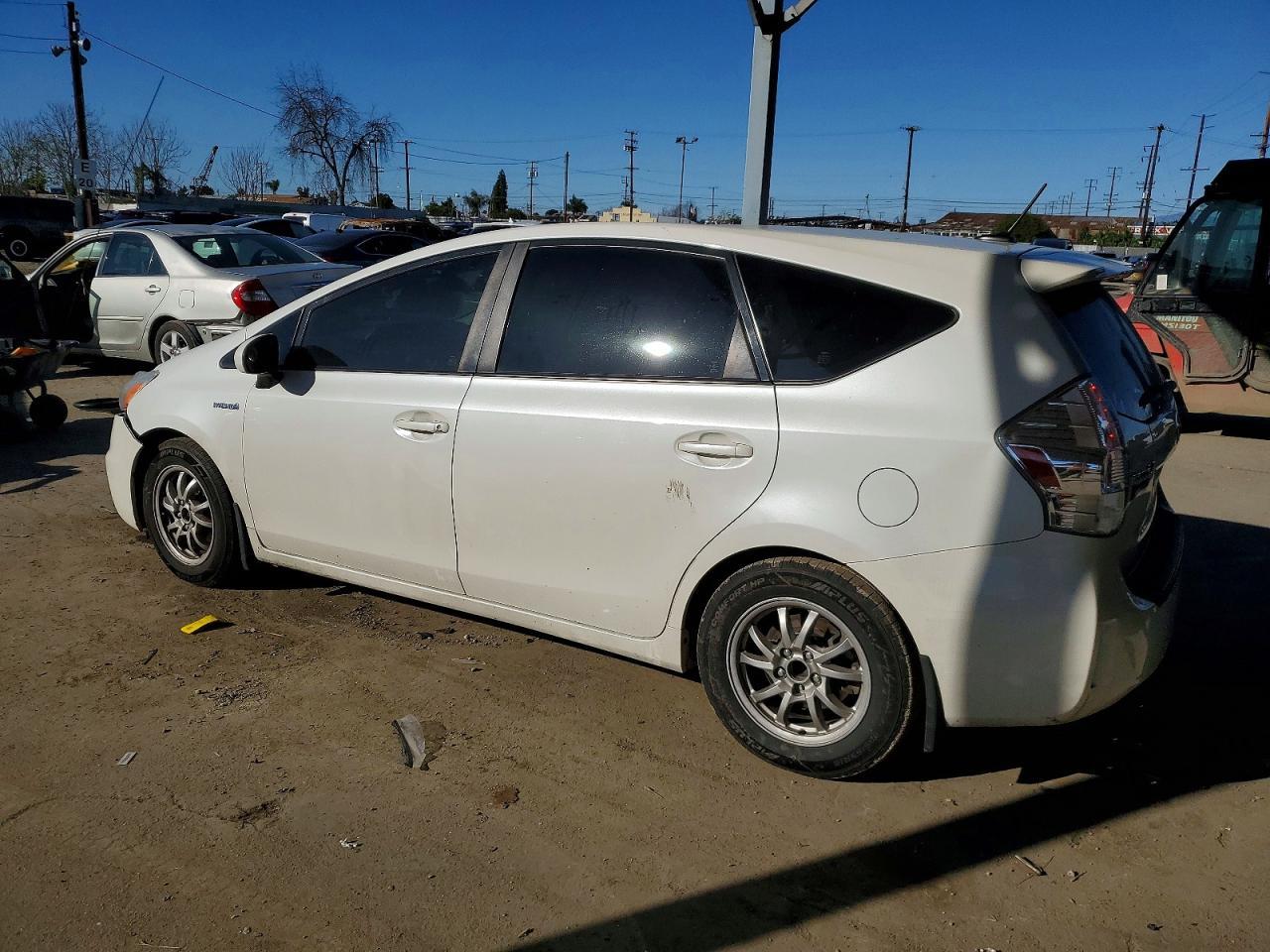2014 Toyota Prius V - zdjęcie 2