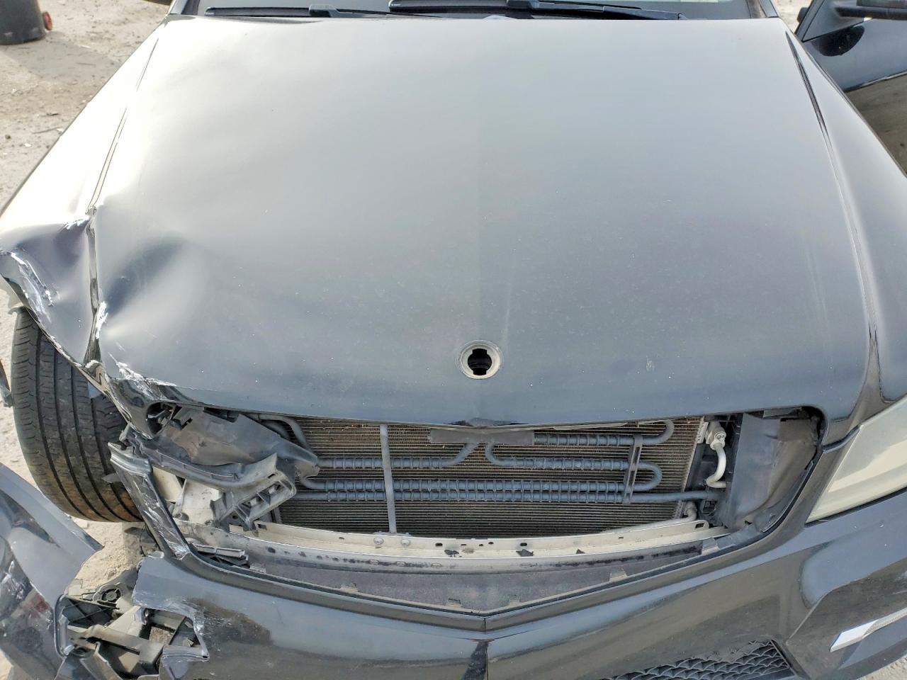 2015 Mercedes-Benz C 250 - zdjęcie 11