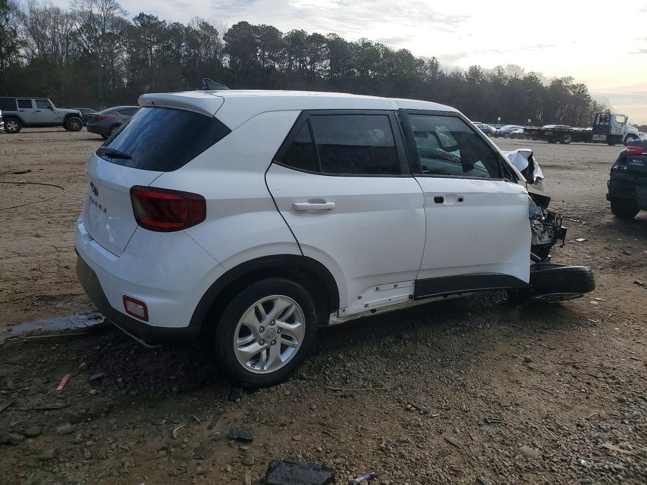 2021 Hyundai Venue Se - zdjęcie 3