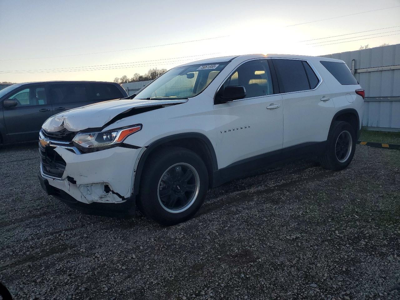 2021 Chevrolet Traverse Ls - zdjęcie główne