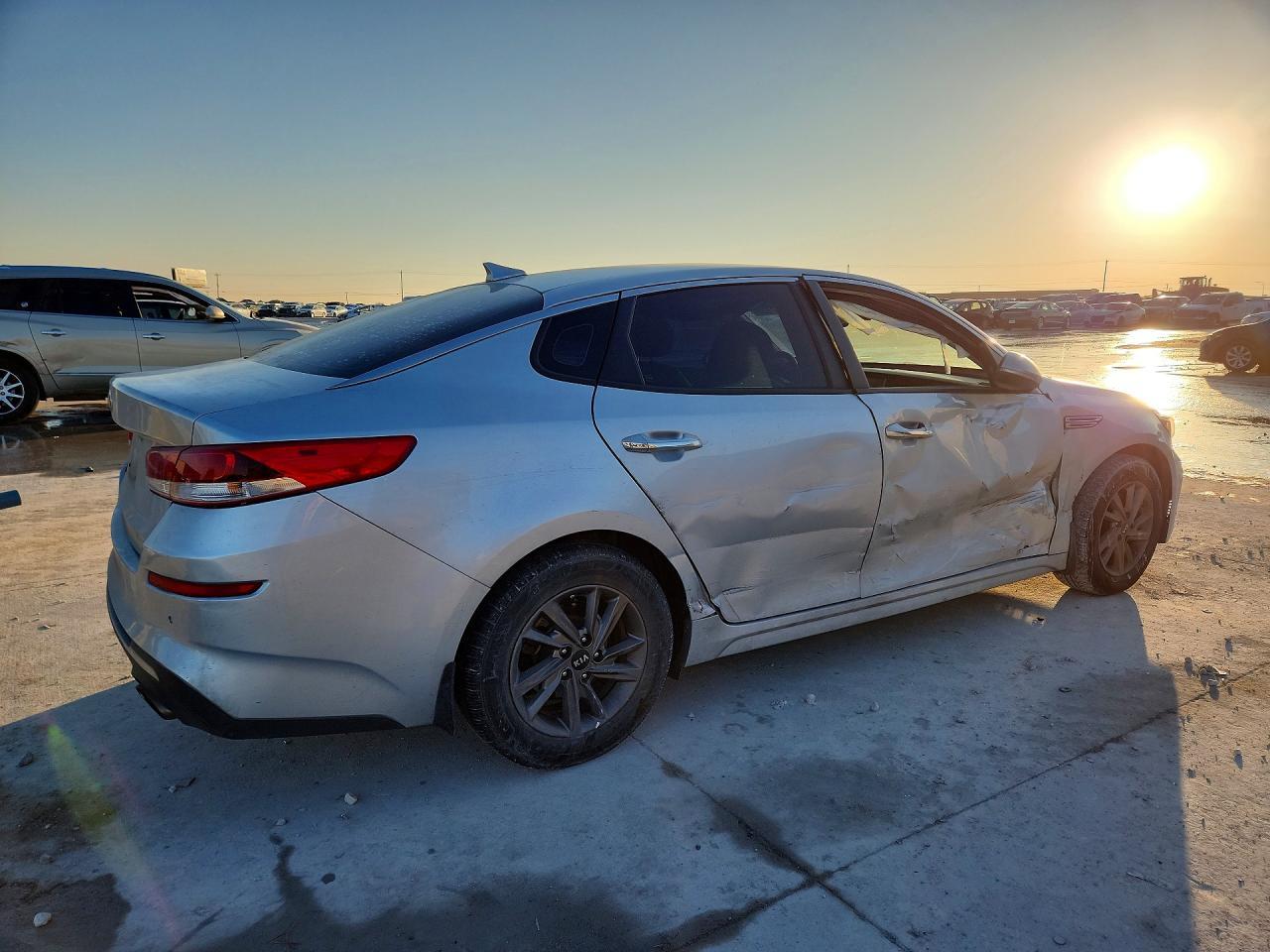 2020 Kia Optima Lx - zdjęcie 3