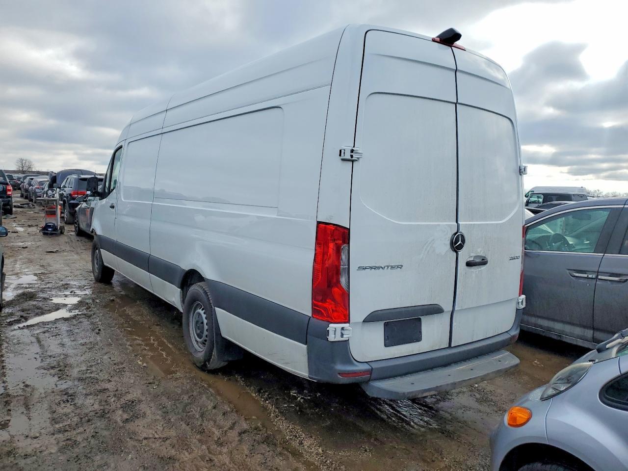 2024 Mercedes-Benz Sprinter 2500 - zdjęcie 2