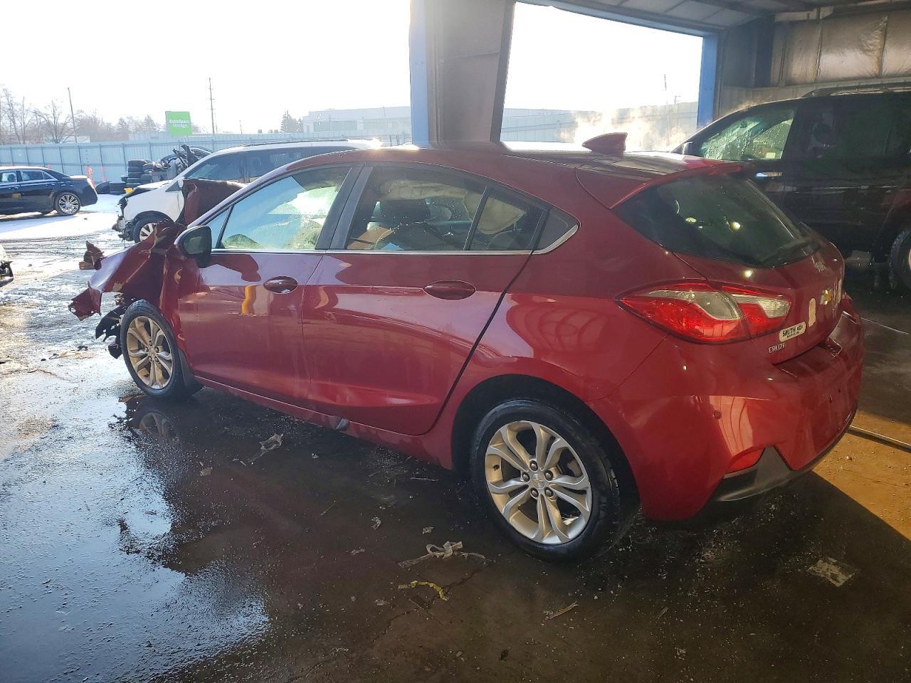 2019 Chevrolet Cruze Lt - zdjęcie 2