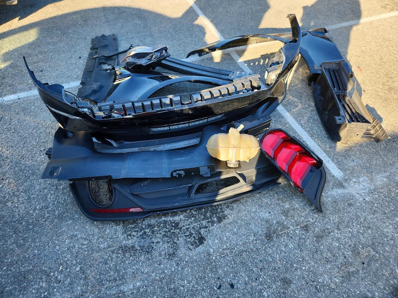 2021 Ford Mustang - zdjęcie 12