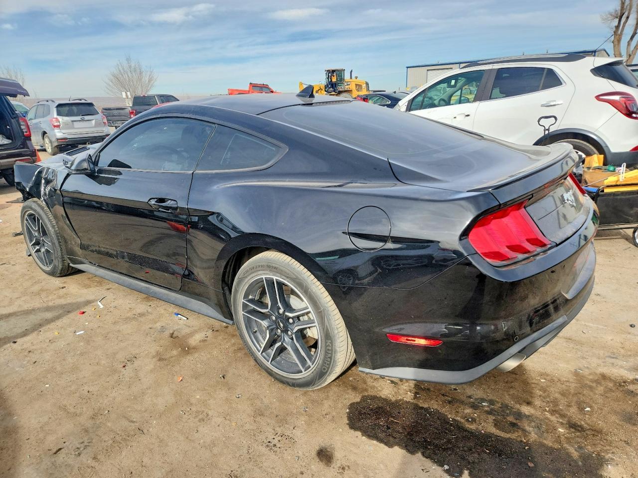 2022 Ford Mustang - zdjęcie 2