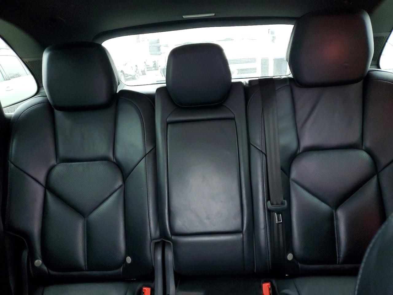 2014 Porsche Cayenne - zdjęcie 10