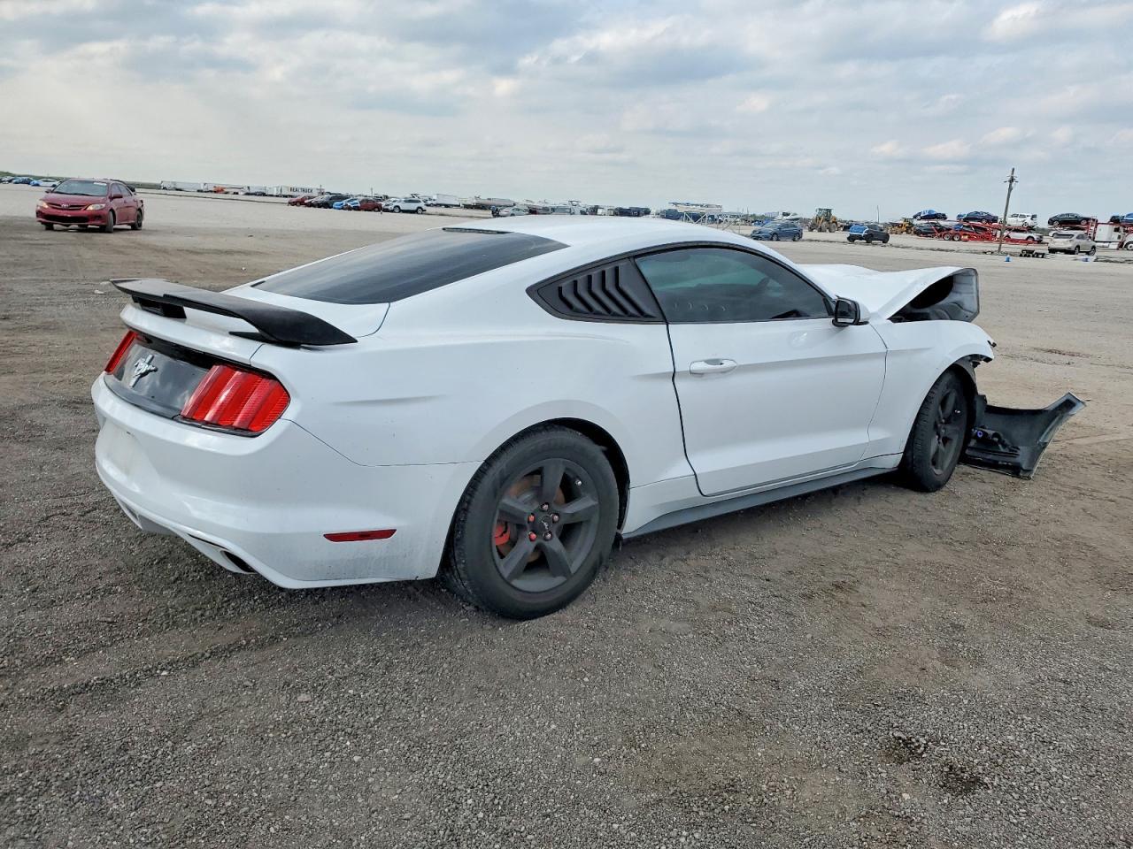 2017 Ford Mustang - zdjęcie 3