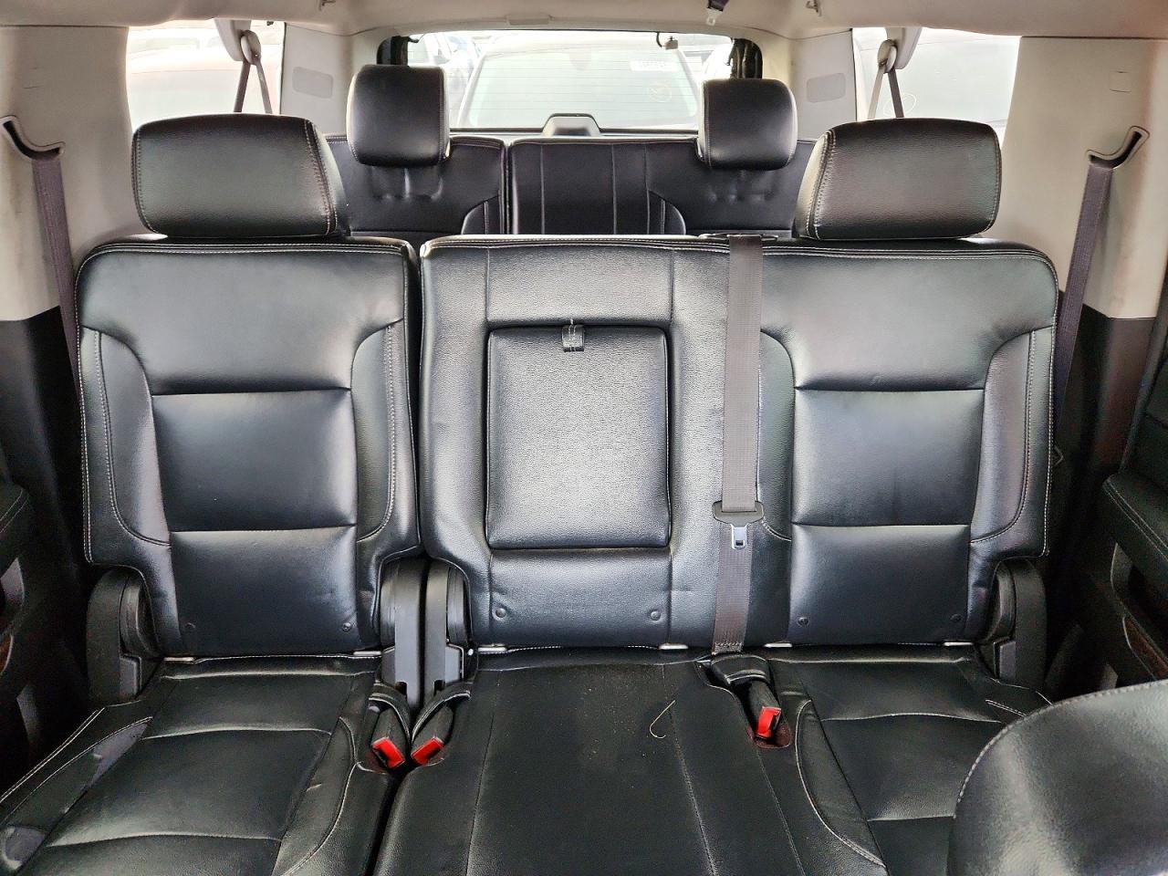 2017 Chevrolet Suburban C1500 Lt - zdjęcie 10