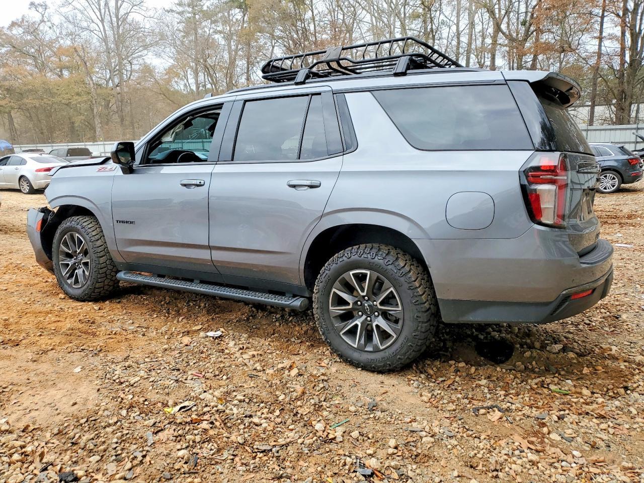 2021 Chevrolet Tahoe K1500 Z71 - zdjęcie 2