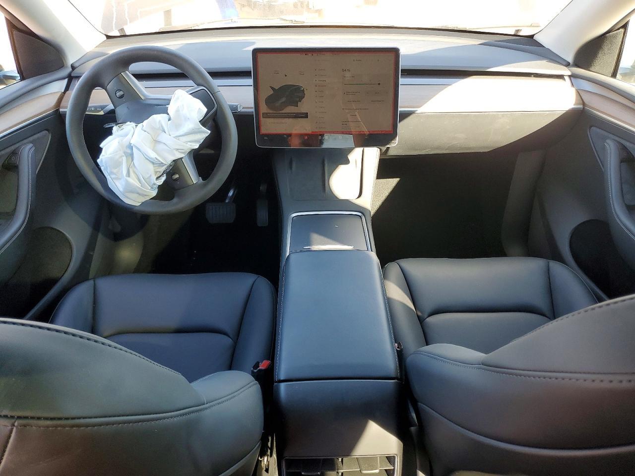 2024 Tesla Model Y - zdjęcie 8