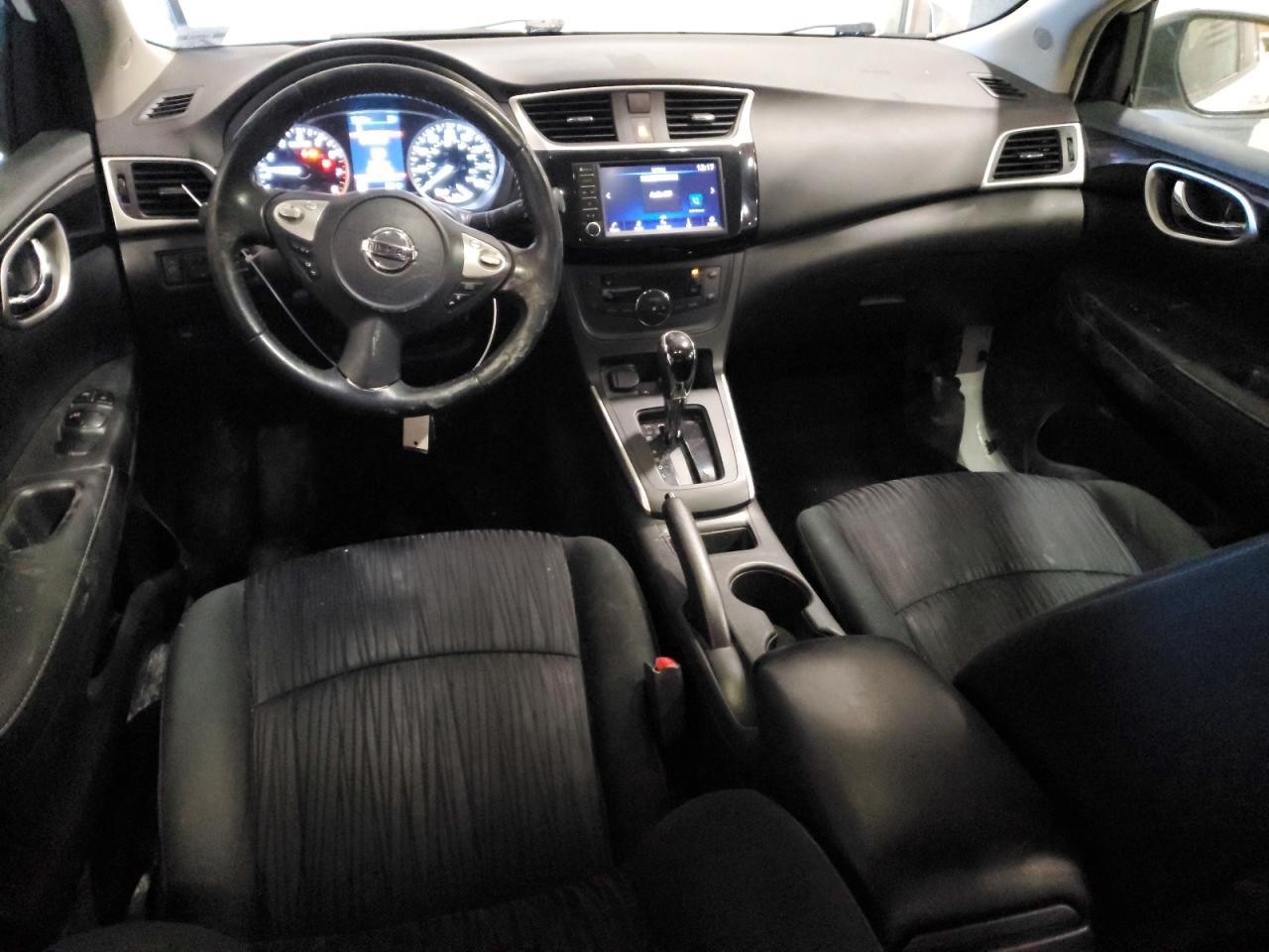2019 Nissan Sentra S - zdjęcie 8