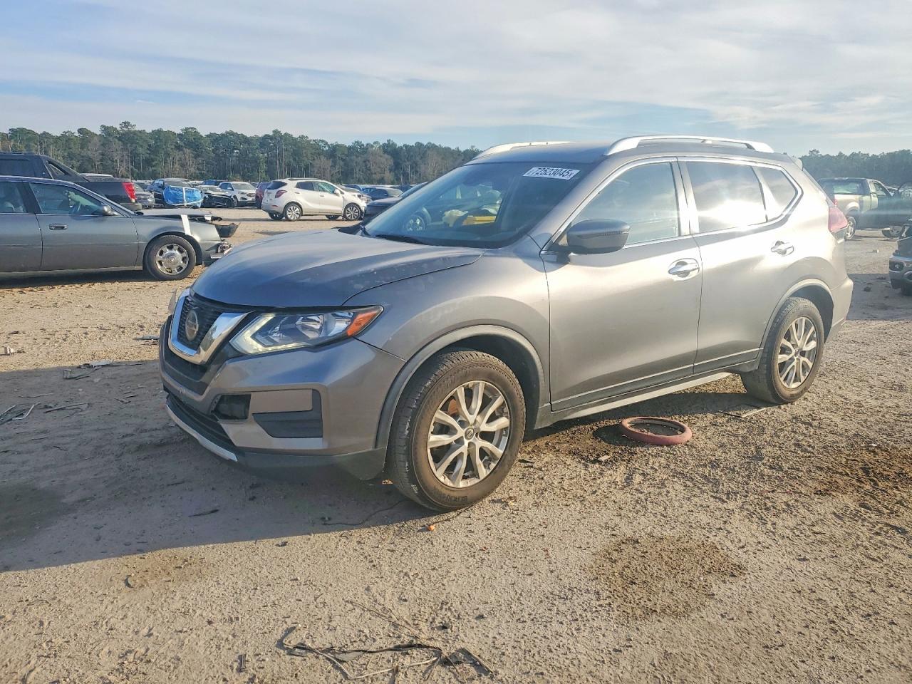 2020 Nissan Rogue S - zdjęcie główne