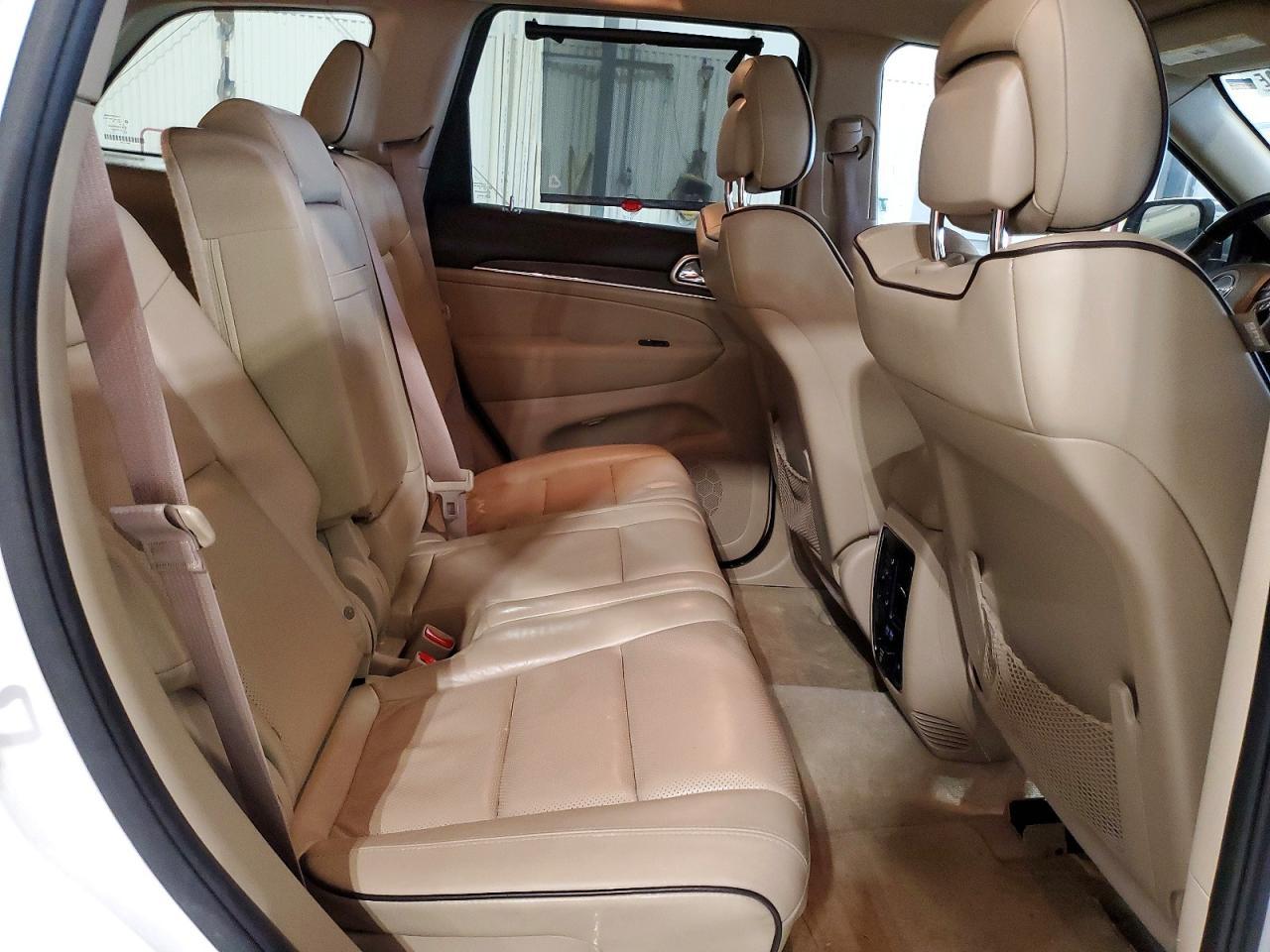 2015 Jeep Grand Cherokee Overland - zdjęcie 11