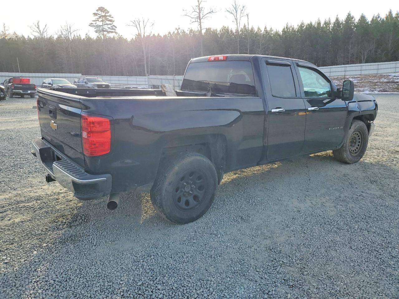 2015 Chevrolet Silverado C1500 - zdjęcie 3