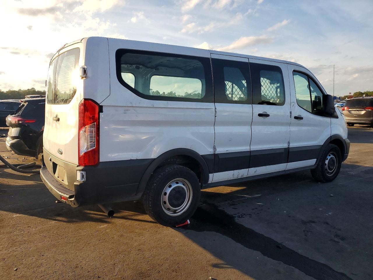 2021 Ford Transit T-150 - zdjęcie 3