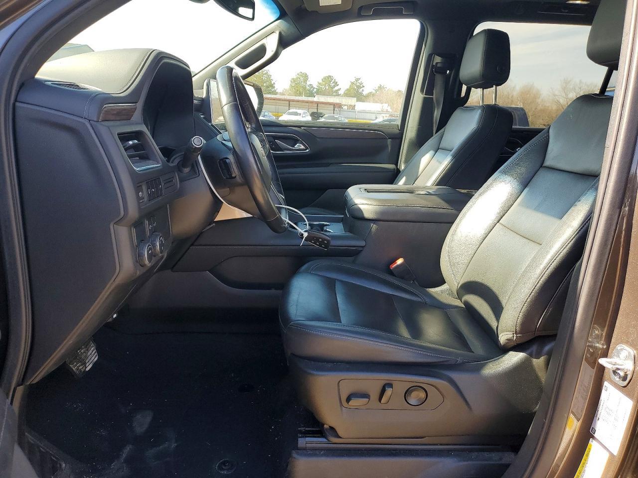 2021 Chevrolet Suburban C1500 Lt - zdjęcie 7