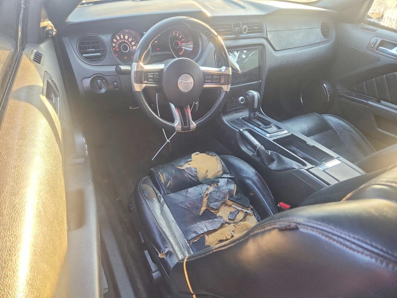 2014 Ford Mustang - zdjęcie 8