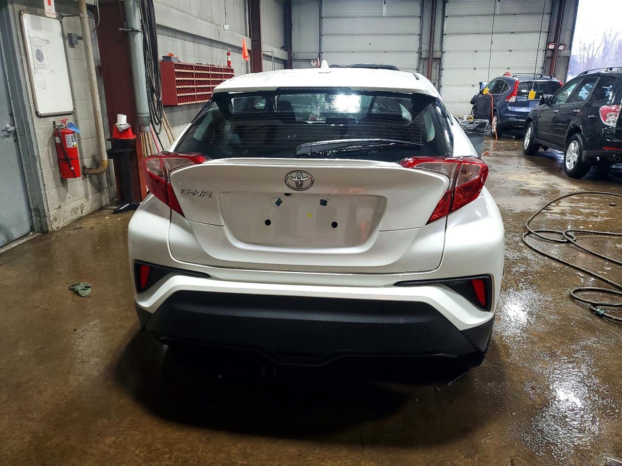 2019 Toyota C-Hr Le - zdjęcie 6