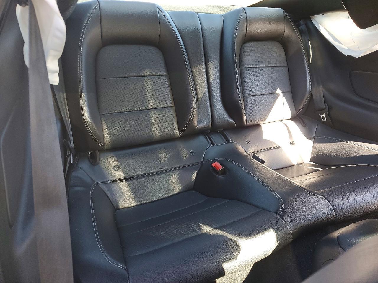 2020 Ford Mustang - zdjęcie 10