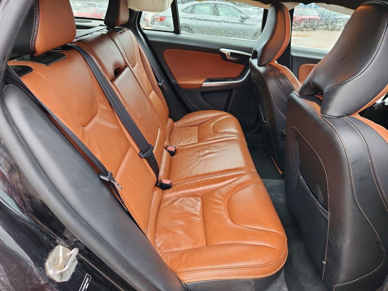 2015 Volvo V60 Premier - zdjęcie 11