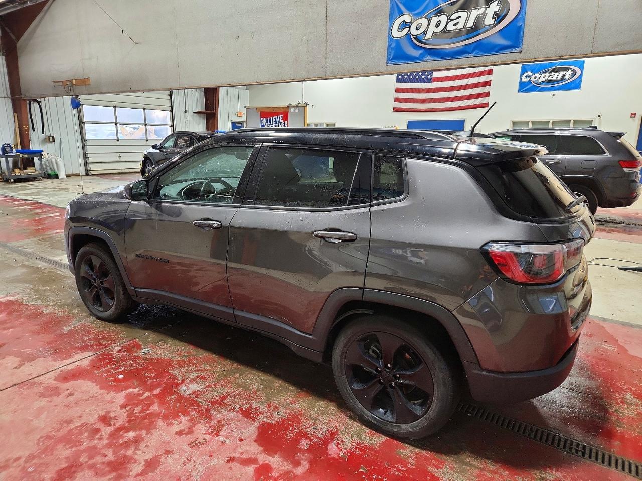 2019 Jeep Compass Latitude - zdjęcie 2