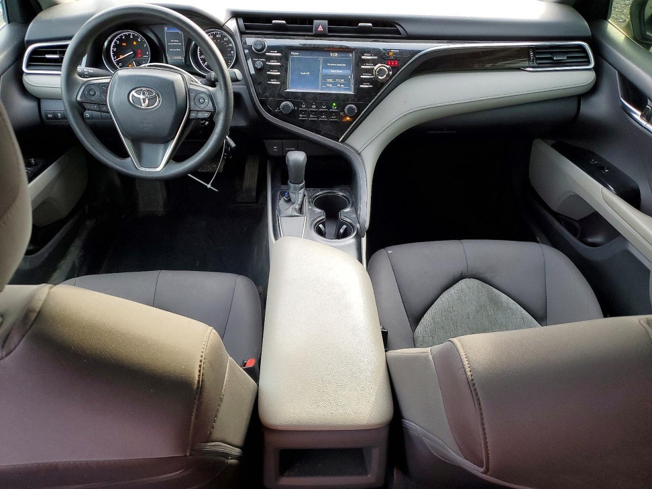 2018 Toyota Camry Le - zdjęcie 8