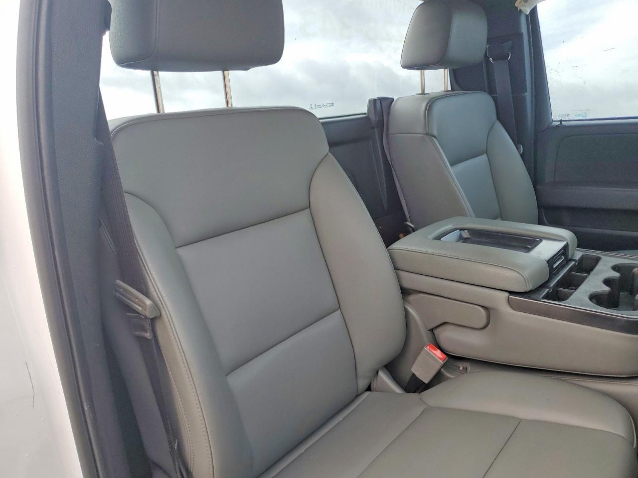 2017 Chevrolet Silverado C1500 - zdjęcie 10