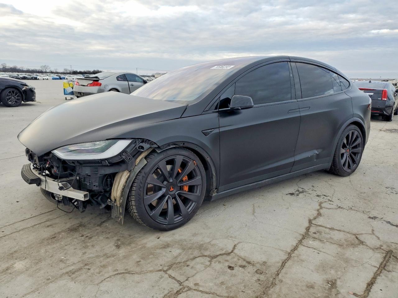 2022 Tesla Model X - zdjęcie główne