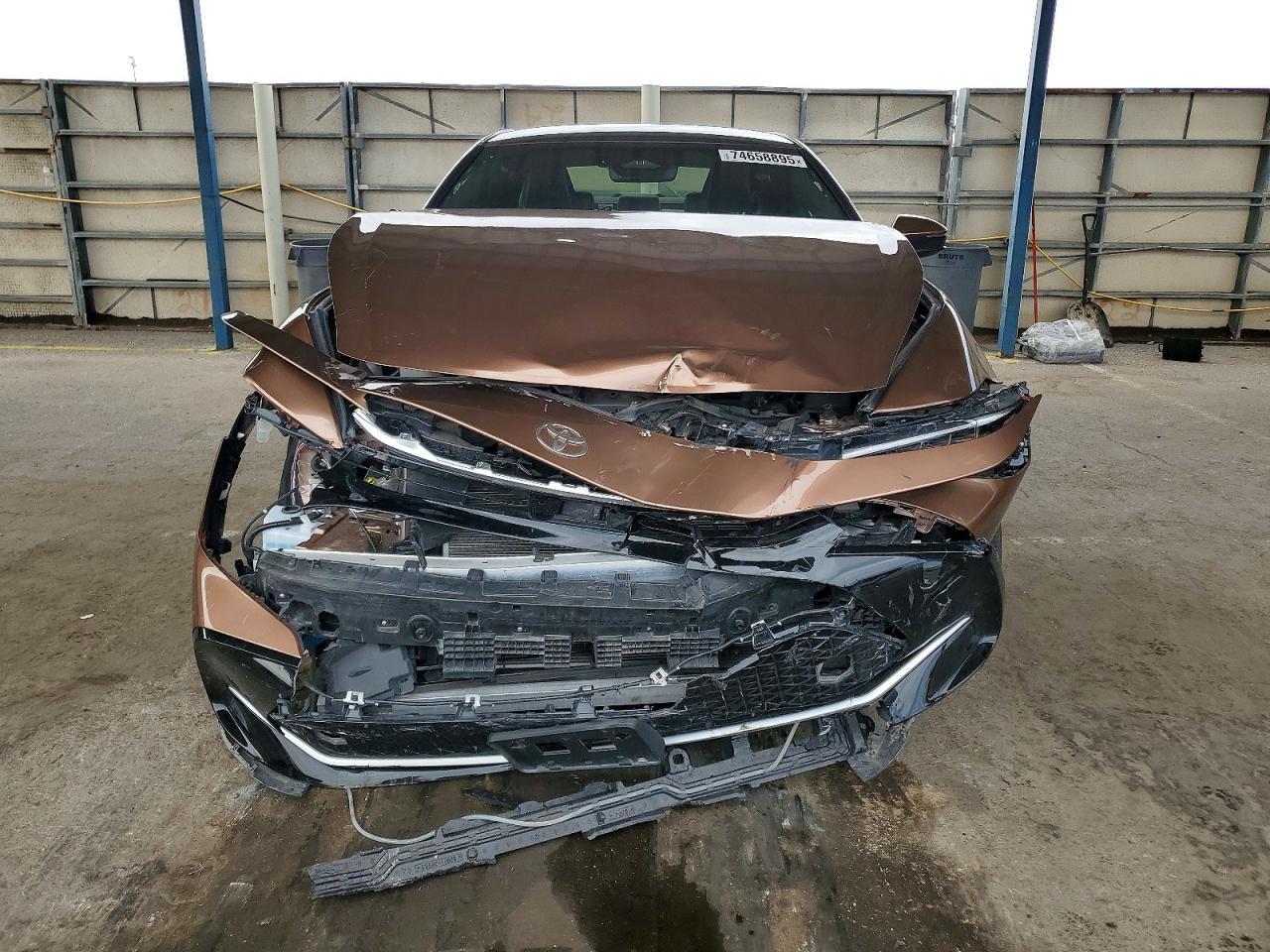 2025 Toyota Crown Xle - zdjęcie 5