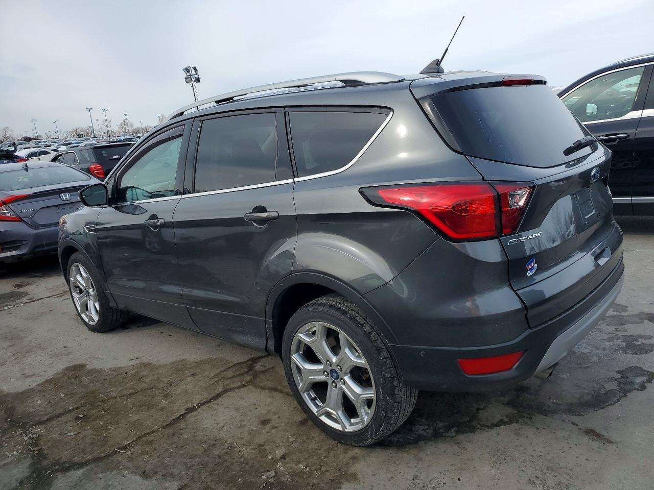 2019 Ford Escape Titanium - zdjęcie 2
