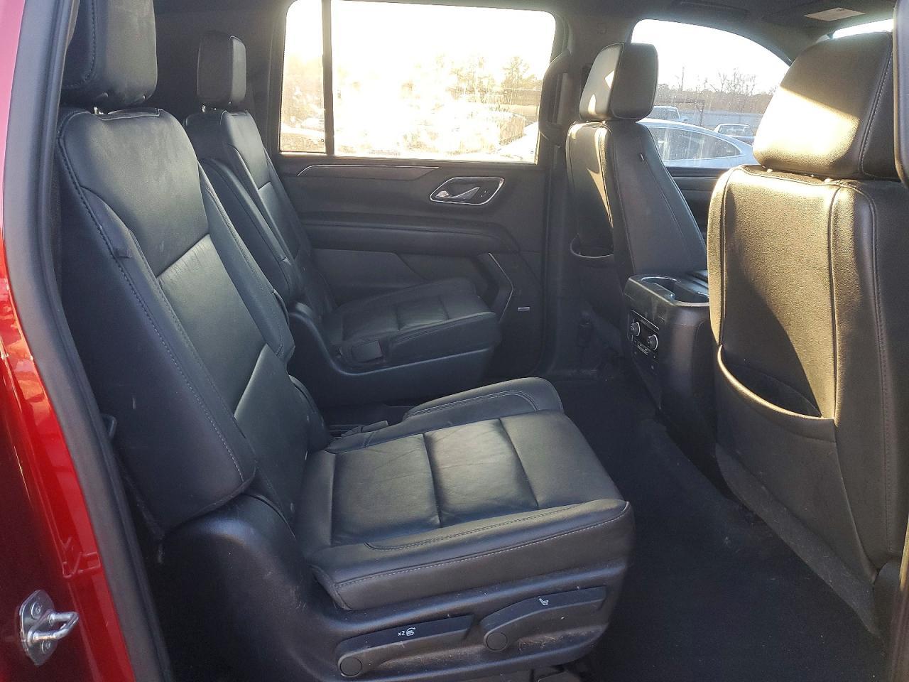 2021 Chevrolet Suburban K1500 Z71 - zdjęcie 11