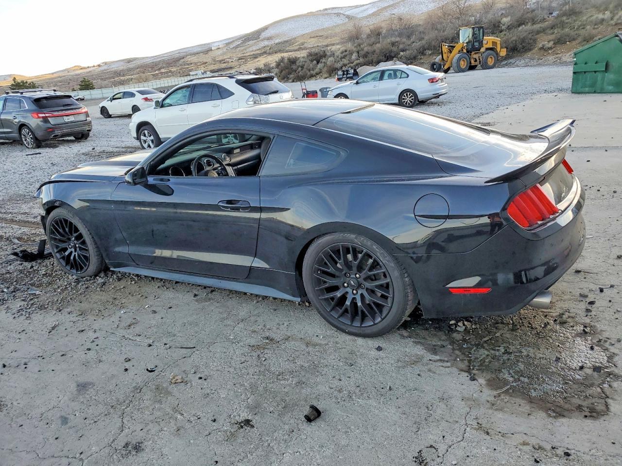 2015 Ford Mustang - zdjęcie 2