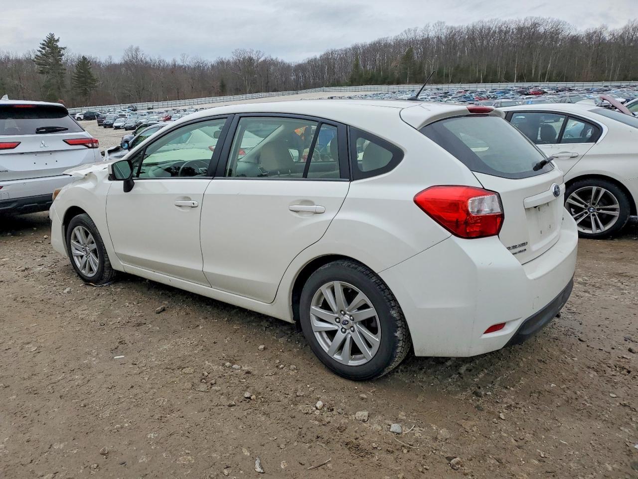 2015 Subaru Impreza Premium - zdjęcie 2