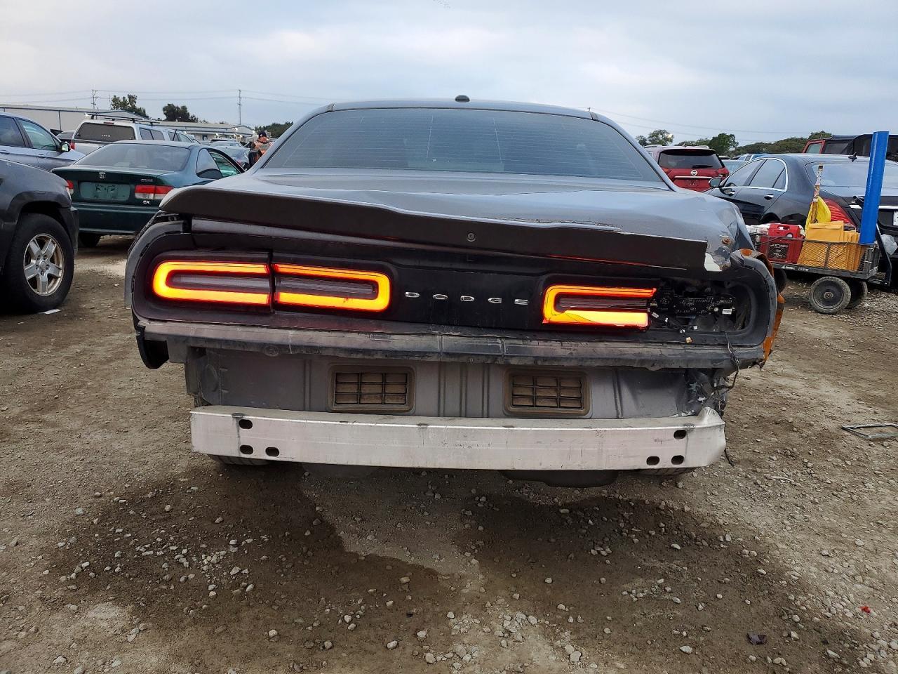 2016 Dodge Challenger Sxt - zdjęcie 6