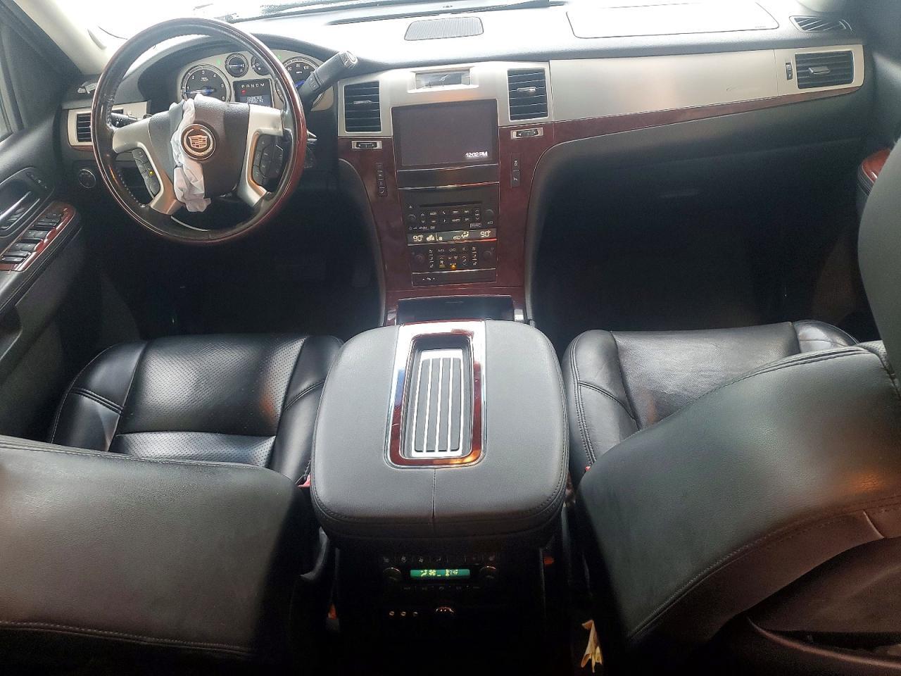 2013 Cadillac Escalade Luxury - zdjęcie 8