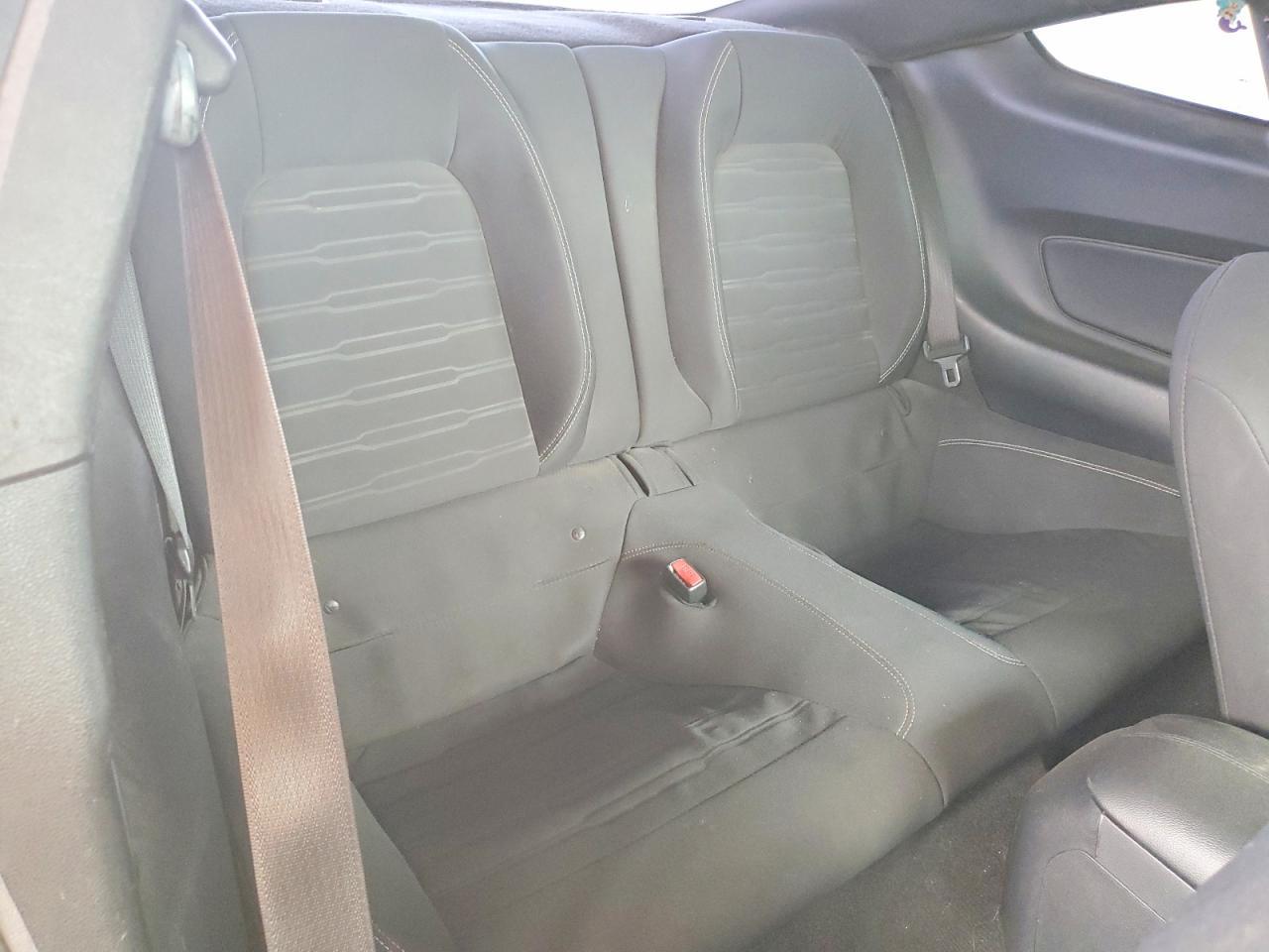 2016 Ford Mustang - zdjęcie 10