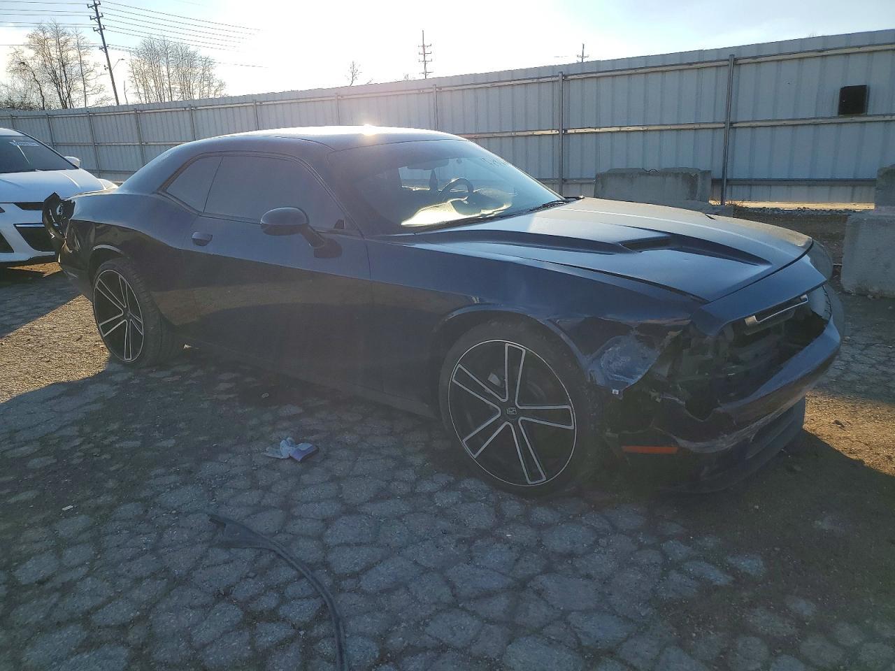 Dodge Challenger - zdjęcie 4