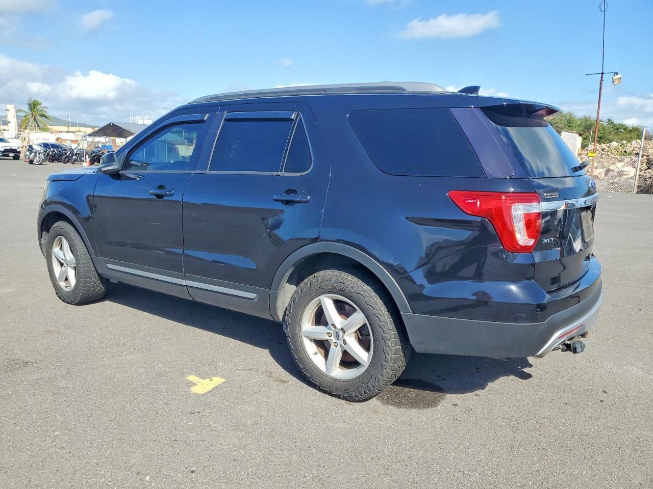 2016 Ford Explorer Xlt - zdjęcie 2