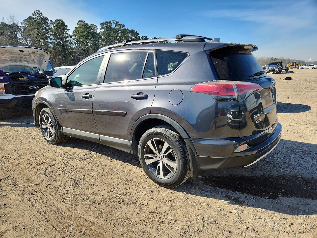 2017 Toyota Rav4 Xle - zdjęcie 2