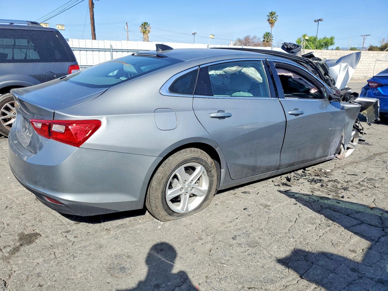 2023 Chevrolet Malibu Ls - zdjęcie 3