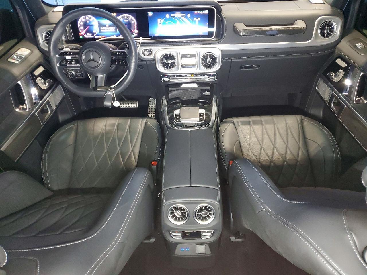 2025 Mercedes-Benz G 550 - zdjęcie 8