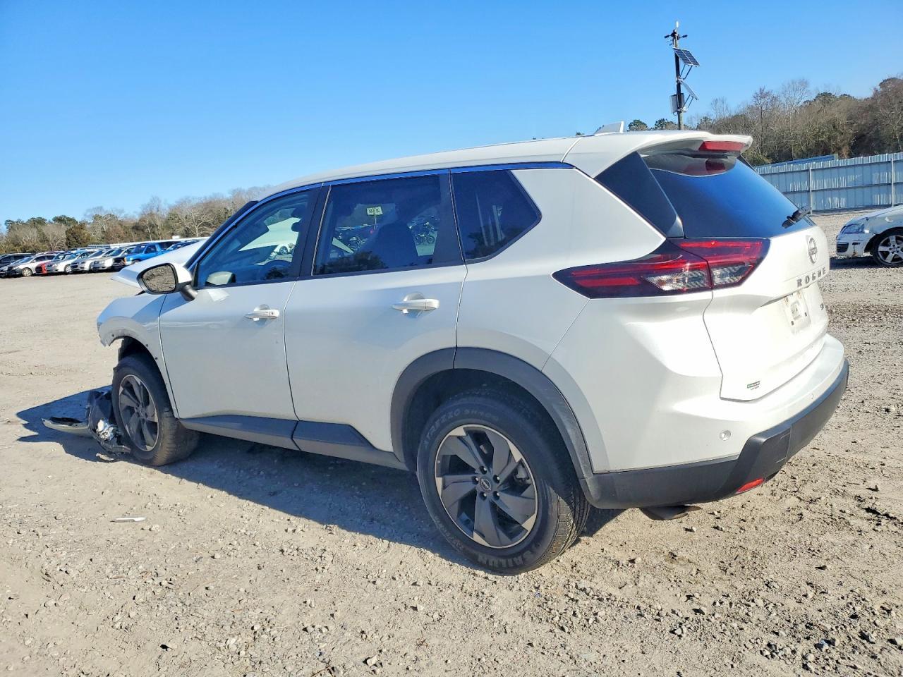2024 Nissan Rogue Sv - zdjęcie 2