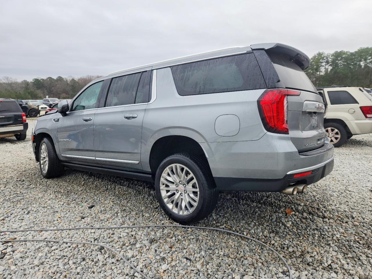 2023 GMC Yukon Xl Denali - zdjęcie 2