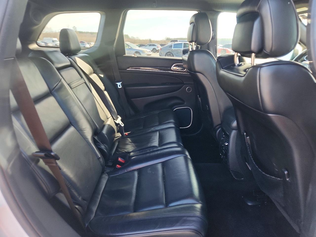 2016 Jeep Grand Cherokee Overland - zdjęcie 11